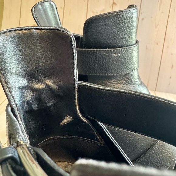 MICHAEL KORS - Corey Leather Cutout Ankle Boot - Picture 11 of 13